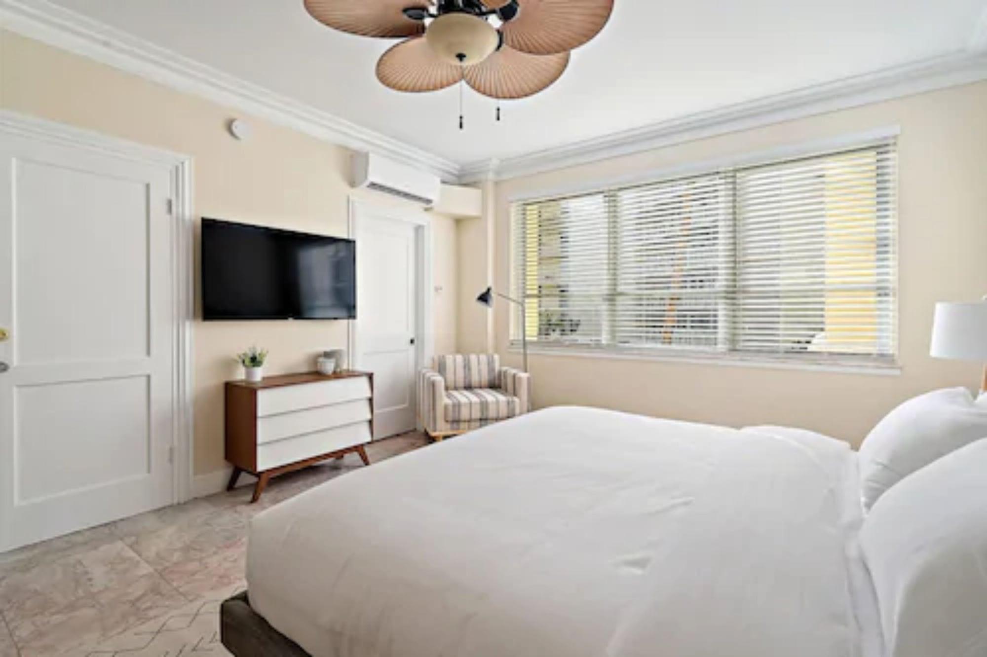 The Ambassador Hotel Palm Beach Extérieur photo
