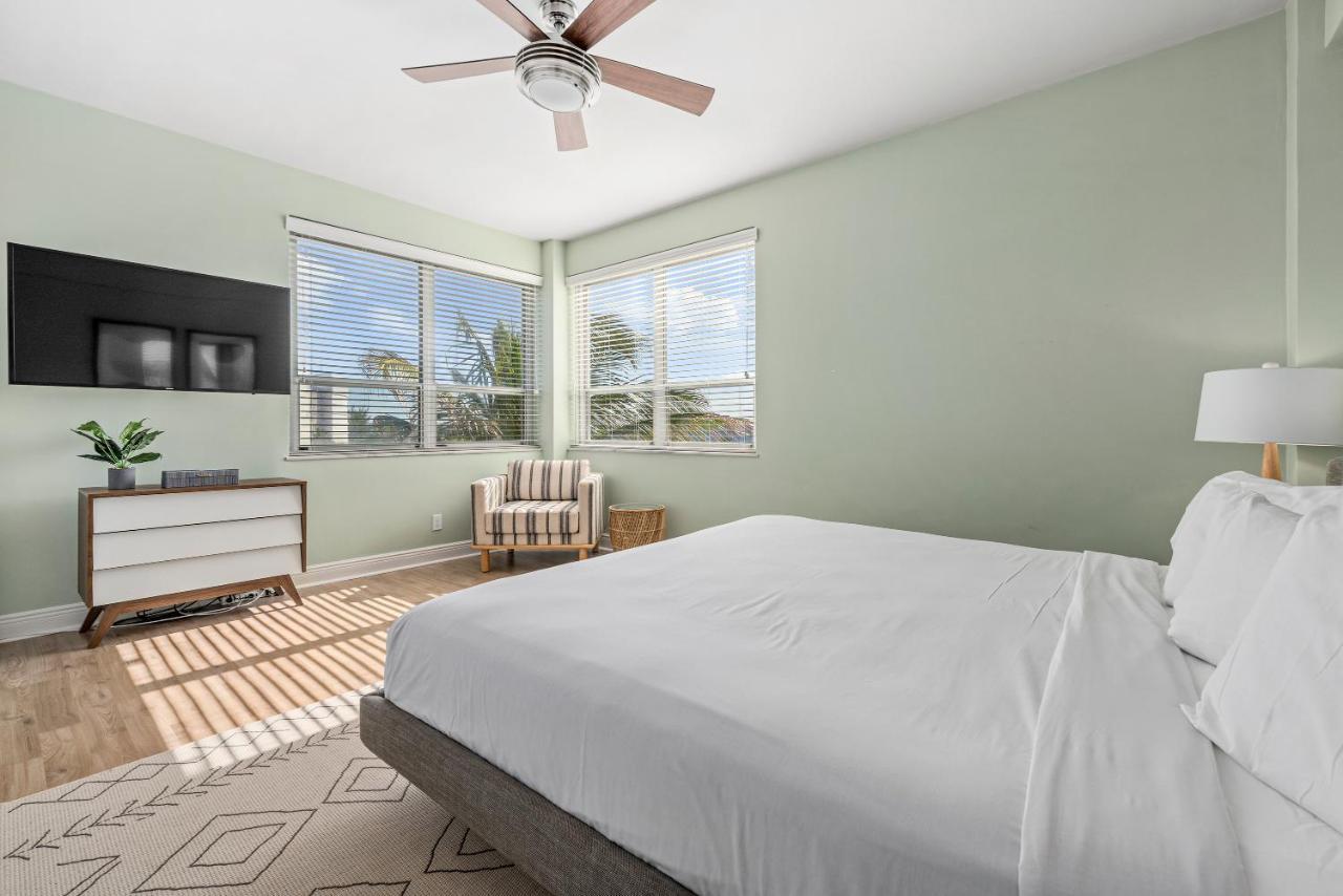 The Ambassador Hotel Palm Beach Extérieur photo