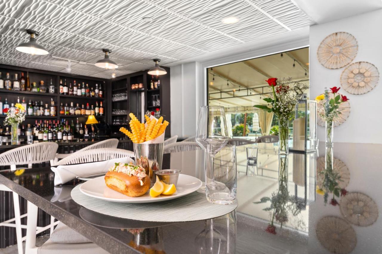 The Ambassador Hotel Palm Beach Extérieur photo