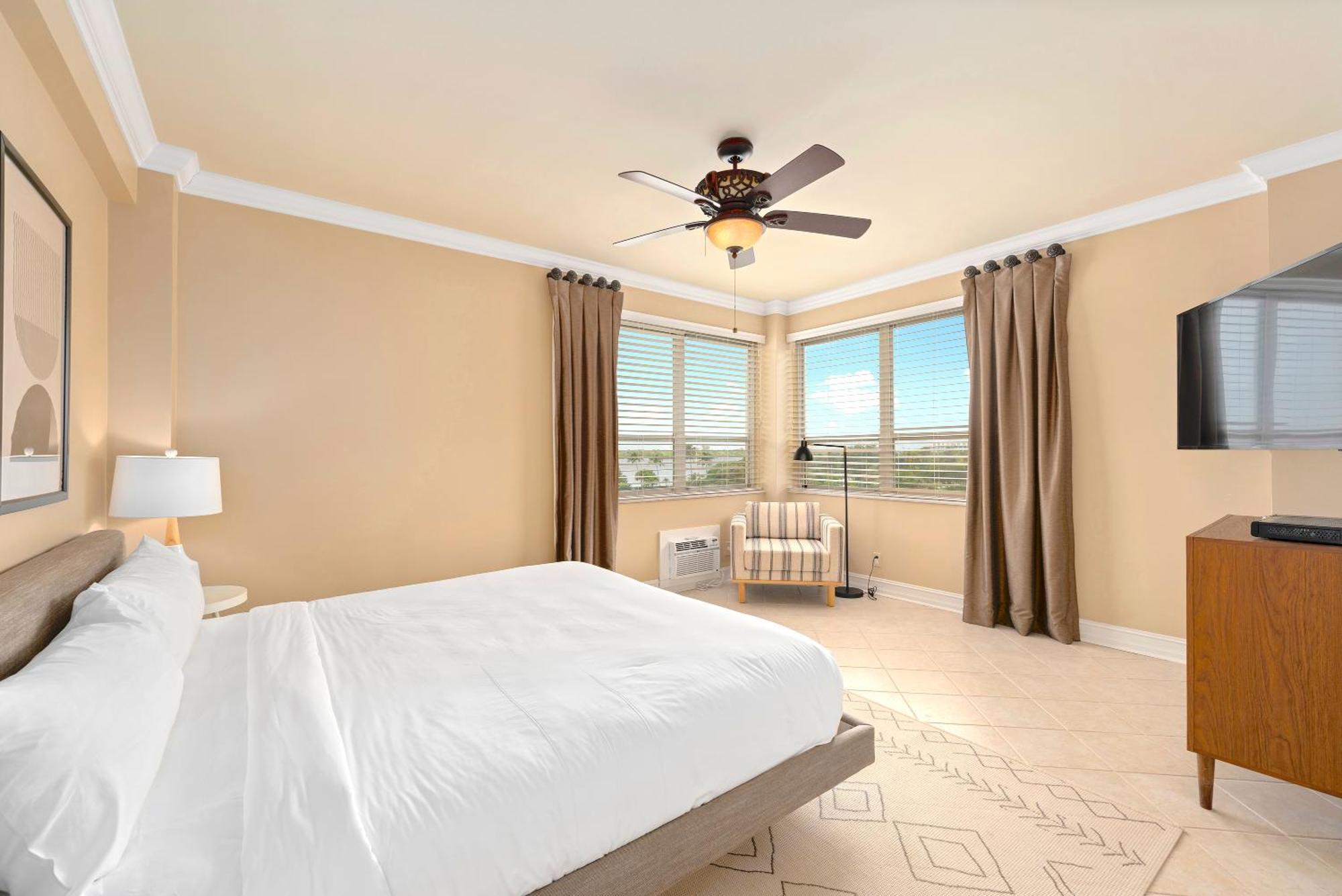 The Ambassador Hotel Palm Beach Extérieur photo