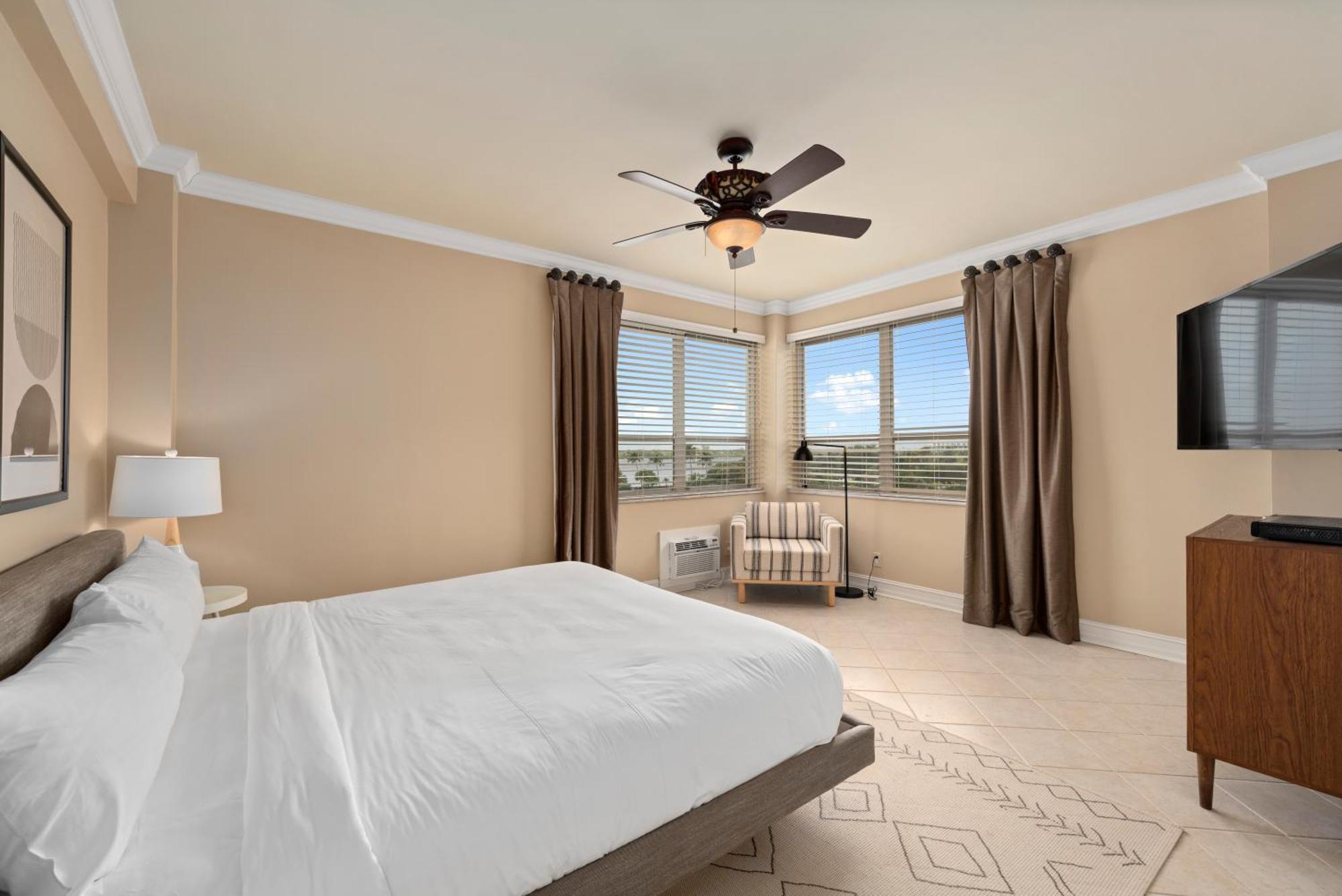 The Ambassador Hotel Palm Beach Extérieur photo