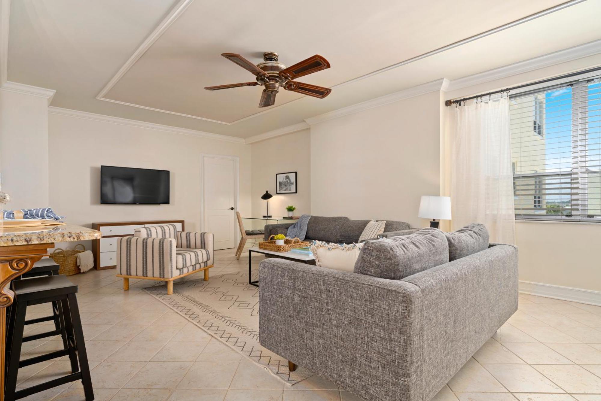 The Ambassador Hotel Palm Beach Extérieur photo
